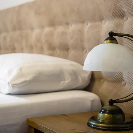 Gold Bed and Breakfast Κοστζαλίν