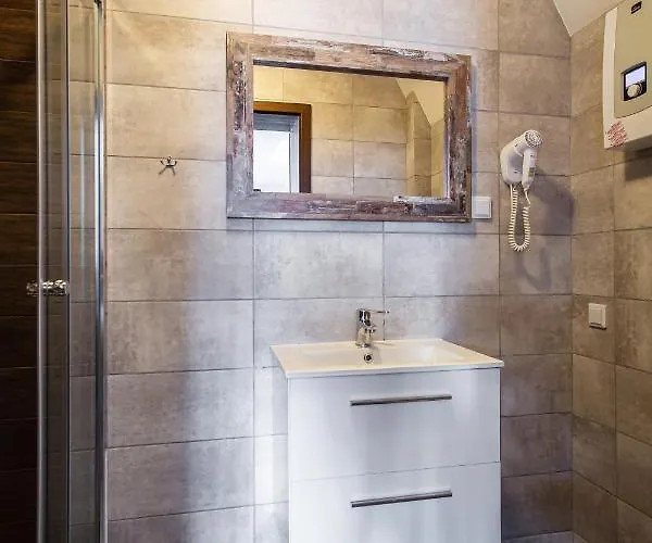 Gold Bed and breakfast 3*